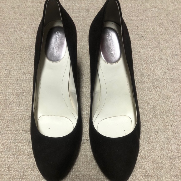 Calvin Klein Brown suede pump - Picture 2 of 7